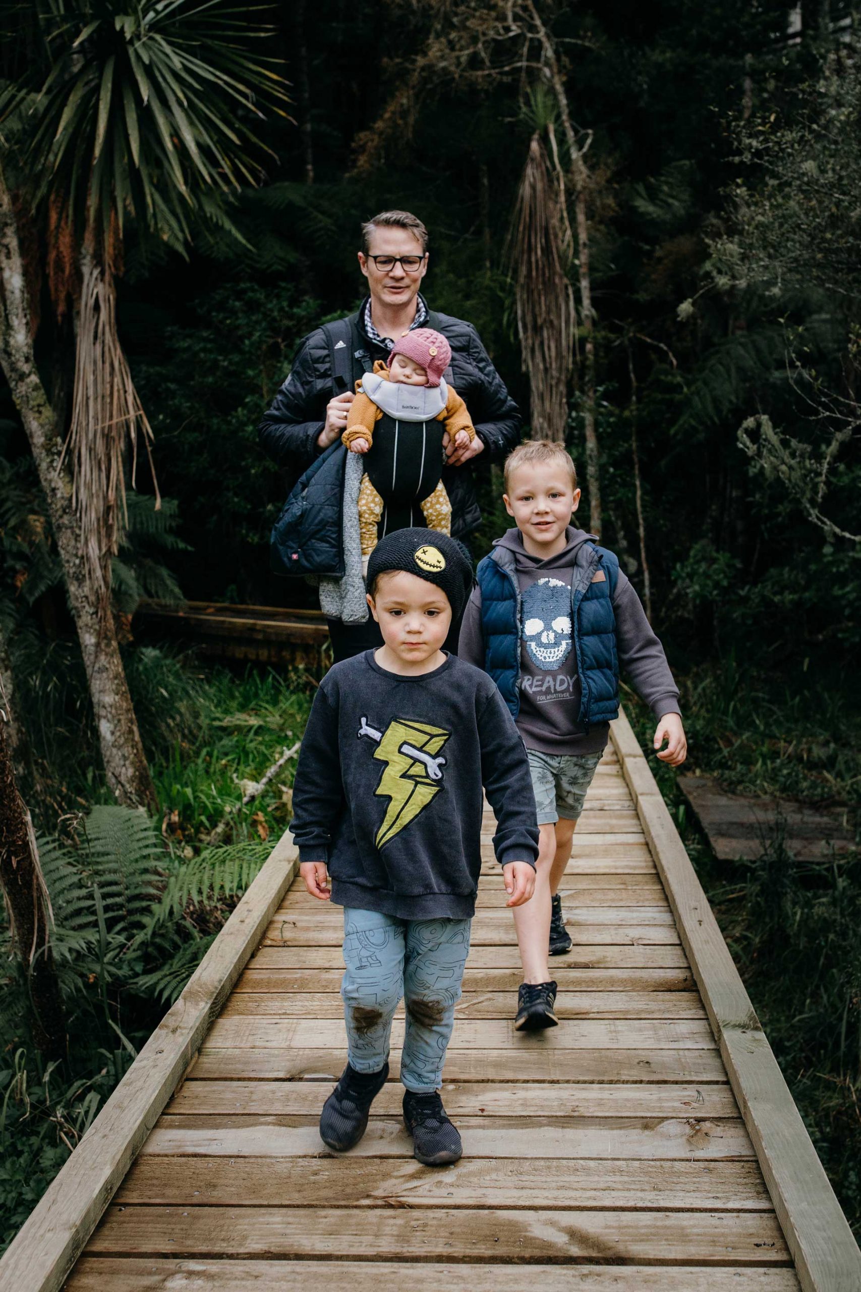 kiwi dads ben goodwin of lion nathan walking with children photos by sarah weber photography